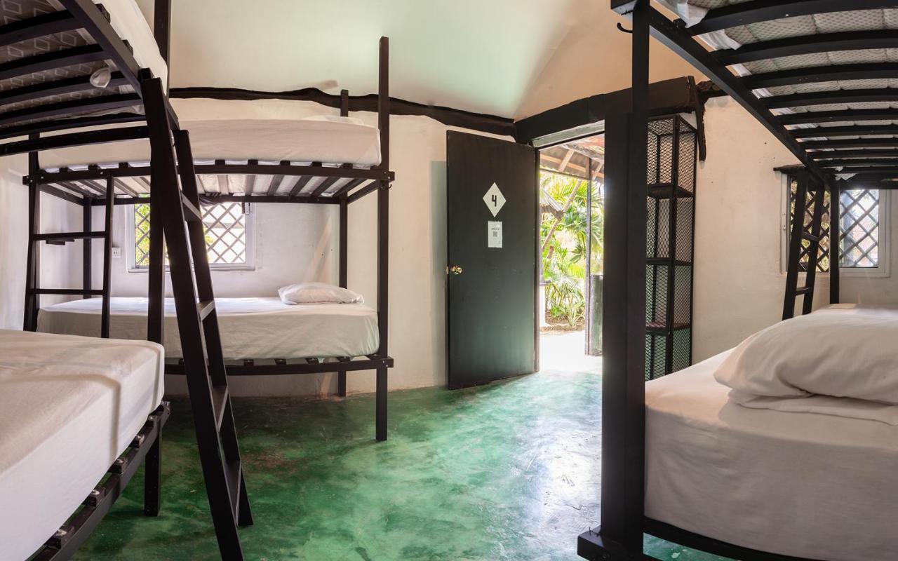 Hostel Oryx Tulum Exterior photo